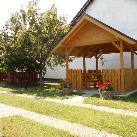 Arpad Panzio Bed & Breakfast