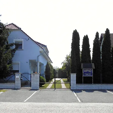 Arpad Panzio غيور