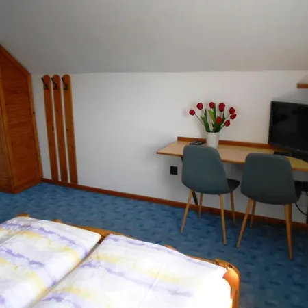 فندق مبيت وإفطار Arpad Panzio