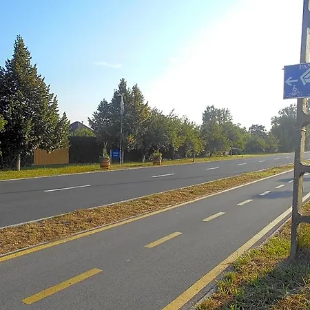 Oda ve Kahvaltı Arpad Panzio